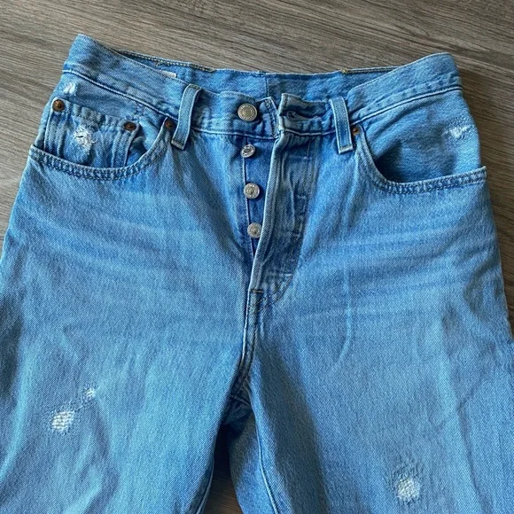 Levi’s 501 Jeans - Picture 6 of 9